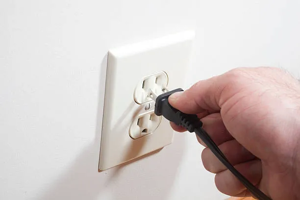 Instalando tomada com interruptor em Campinas
